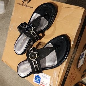 Marc Fisher black kitten heel slides sz 6M NWOT*